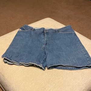 Like new jones sports size 14 blue jeans shorts